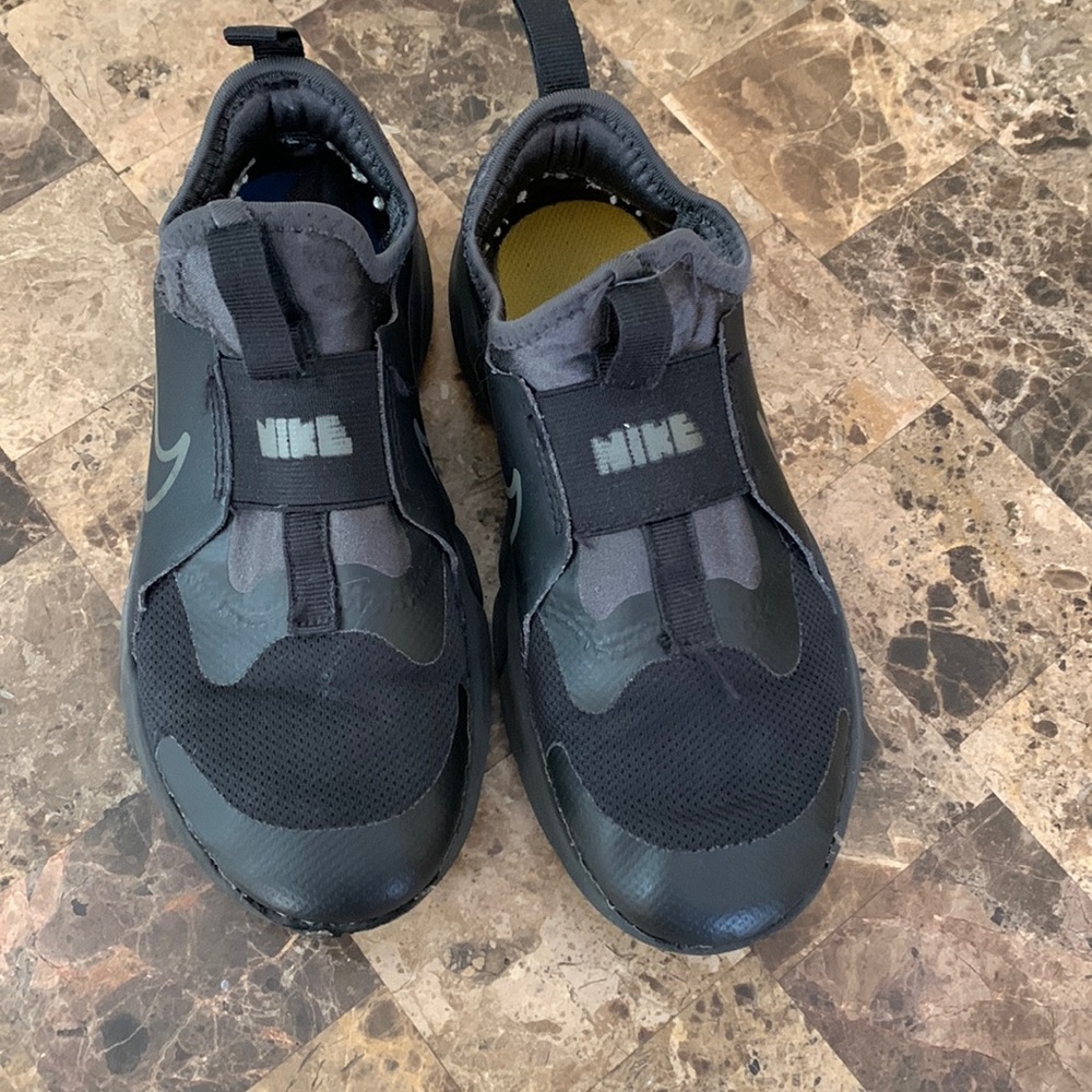 boys nike size 1.5